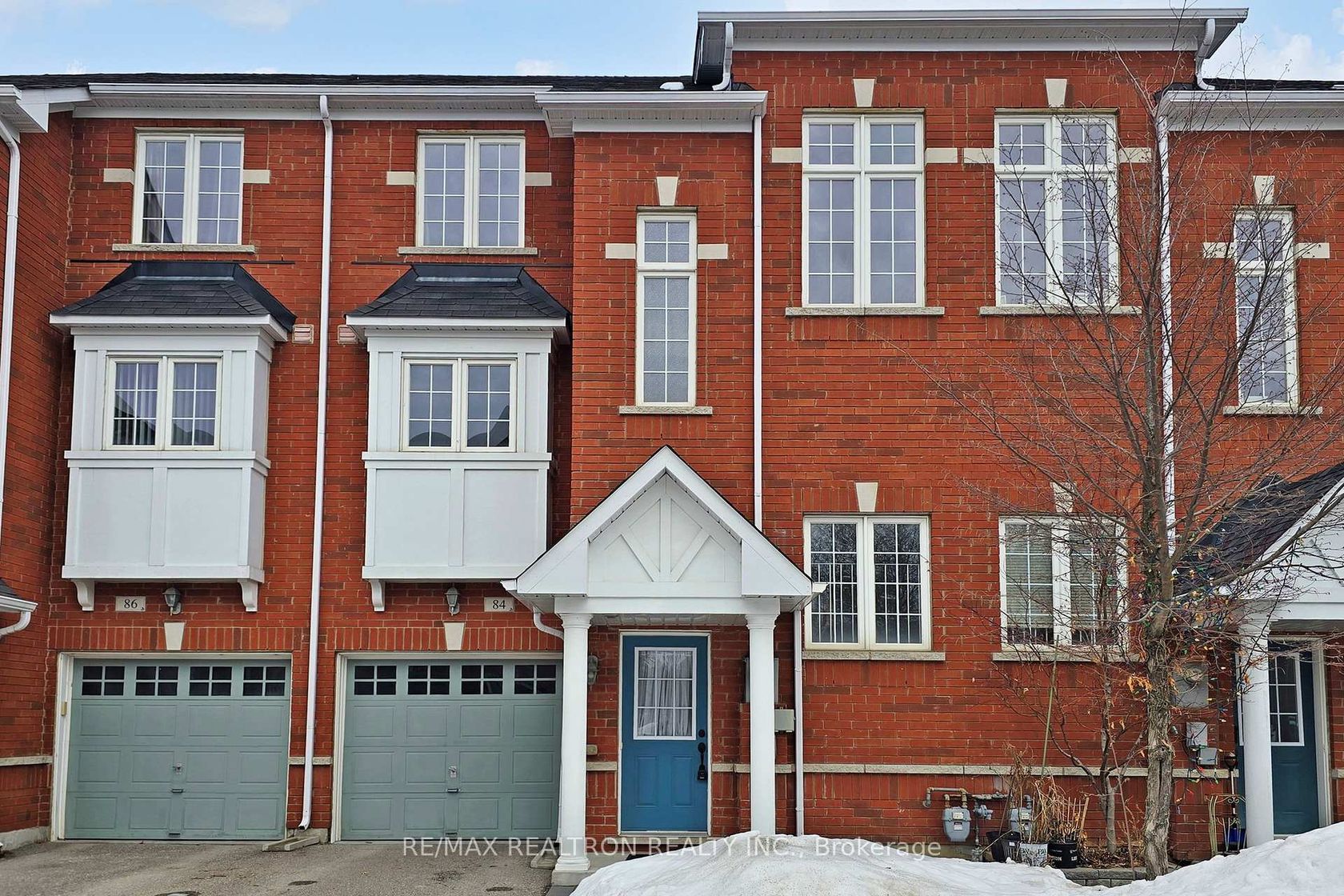 84 - 15 Old Colony Road, Oak Ridges Lake Wilcox, Richmond Hill by Loree Meneguzzi Real Estate 84 - 15 Old Colony Road, Oak Ridges Lake Wilcox, Richmond Hill