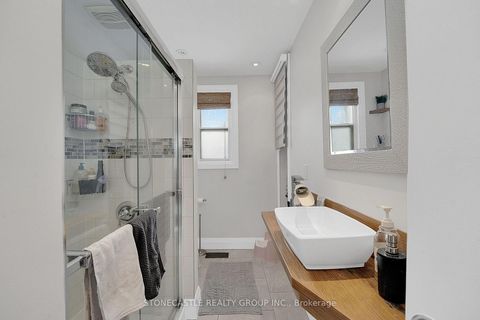 Photo 13 at 151 Richmond Street, Mill Pond, Richmond Hill