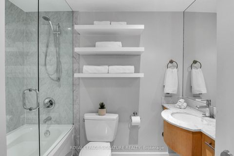 Photo 17 at G25 - 350 Wellington Street W, Waterfront Communities C1, Toronto