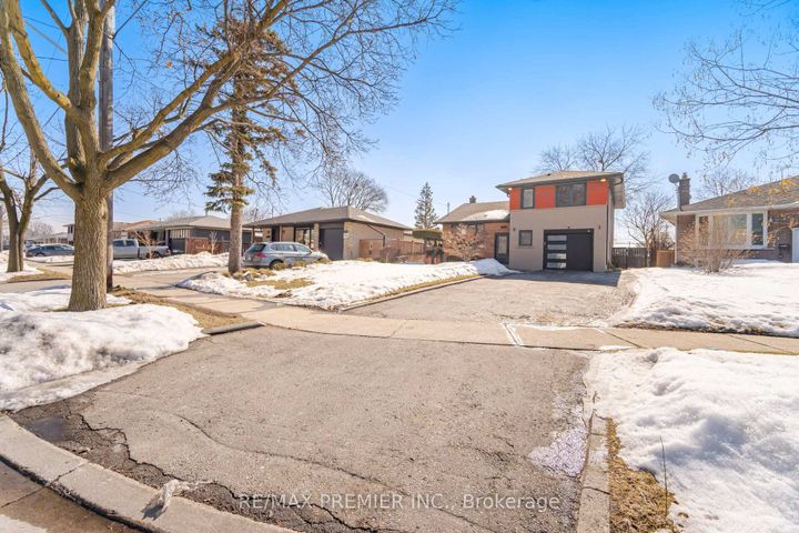Photo 3 at 267 Jeffcoat Drive, Clairville, Toronto
