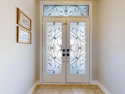 Photo 3 at 29 Monterey Road, Sonoma Heights, Vaughan