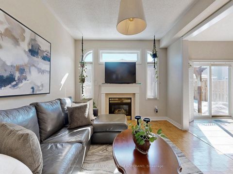 Photo 9 at 29 Monterey Road, Sonoma Heights, Vaughan