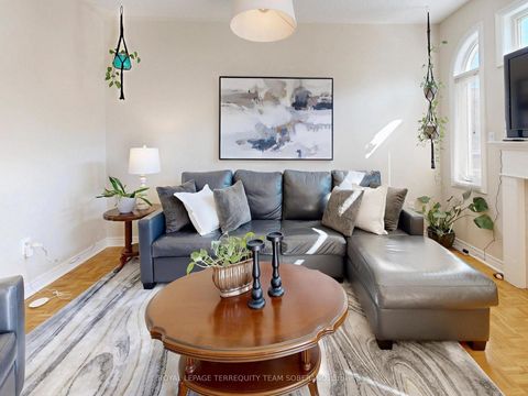 Photo 10 at 29 Monterey Road, Sonoma Heights, Vaughan