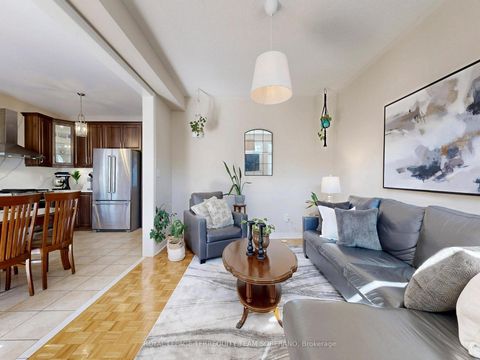 Photo 11 at 29 Monterey Road, Sonoma Heights, Vaughan