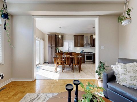 Photo 12 at 29 Monterey Road, Sonoma Heights, Vaughan