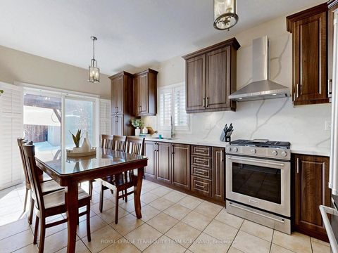 Photo 13 at 29 Monterey Road, Sonoma Heights, Vaughan