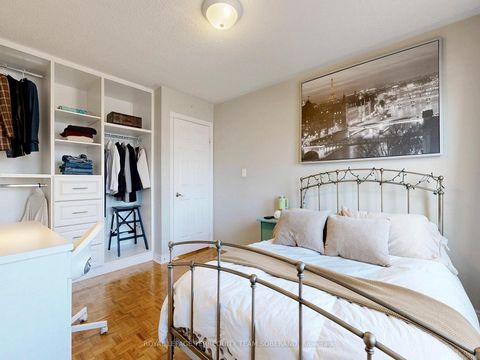 Photo 29 at 29 Monterey Road, Sonoma Heights, Vaughan