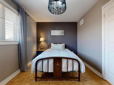 Photo 31 at 29 Monterey Road, Sonoma Heights, Vaughan