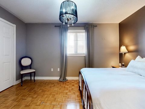 Photo 32 at 29 Monterey Road, Sonoma Heights, Vaughan