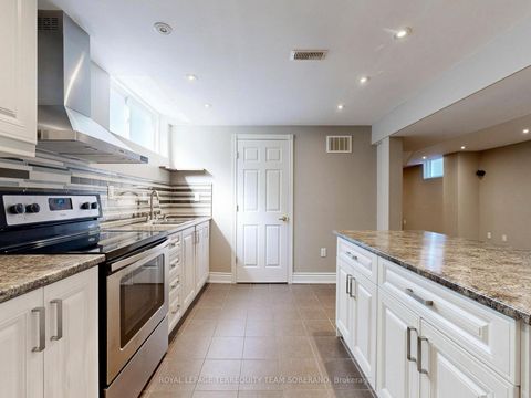 Photo 42 at 29 Monterey Road, Sonoma Heights, Vaughan