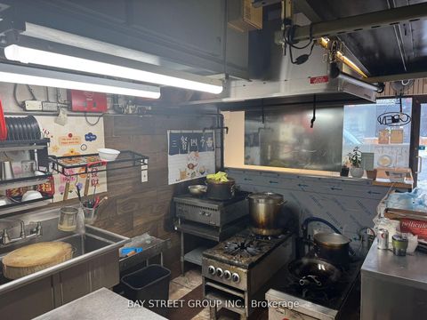 Photo 2 at 1 Byng Avenue, Willowdale East, Toronto