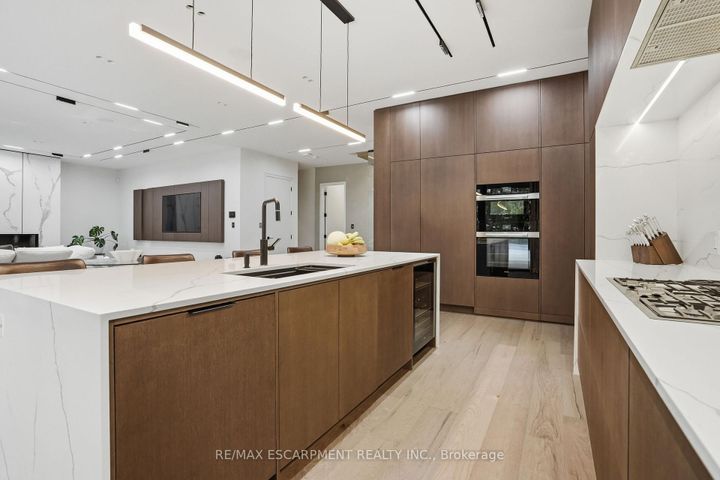 Photo 12 at 1441 Lochlin Trail, Mineola, Mississauga