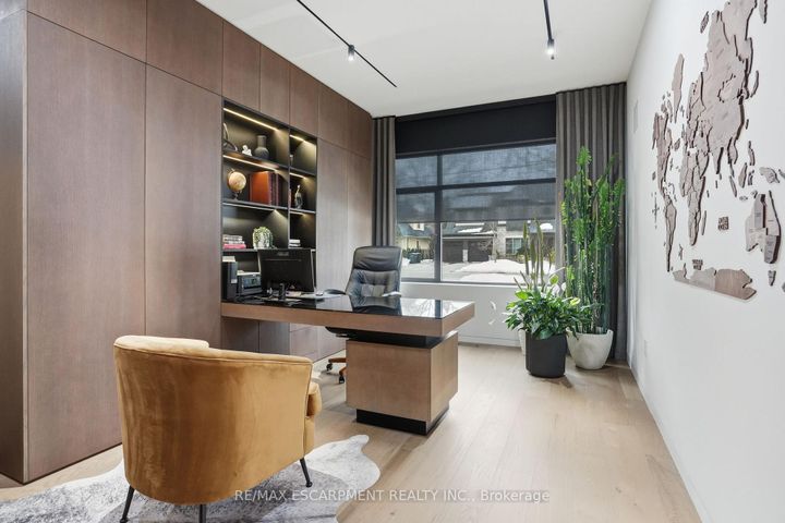 Photo 17 at 1441 Lochlin Trail, Mineola, Mississauga