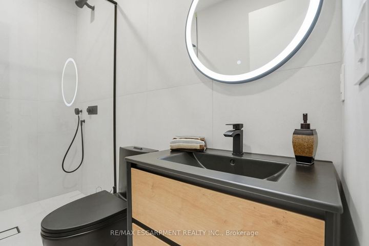 Photo 39 at 1441 Lochlin Trail, Mineola, Mississauga