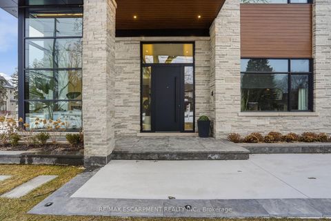 Photo 4 at 1441 Lochlin Trail, Mineola, Mississauga