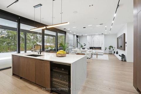 Photo 13 at 1441 Lochlin Trail, Mineola, Mississauga