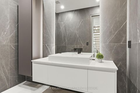 Photo 19 at 1441 Lochlin Trail, Mineola, Mississauga