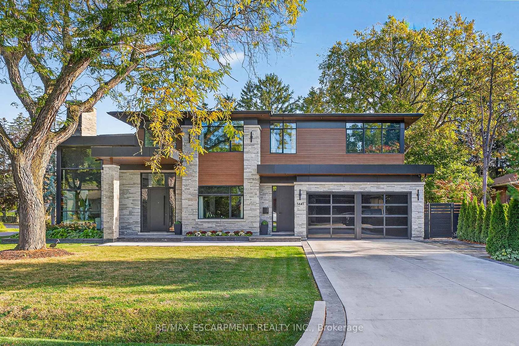 1441 Lochlin Trail, Mineola, Mississauga photo number 2