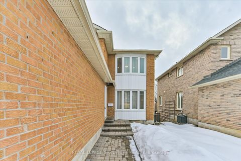 Photo 1 at 50 Eleanor Circle, South Richvale, Richmond Hill