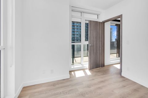 Photo 12 at 4606 - 38 Widmer Street, Waterfront Communities C1, Toronto