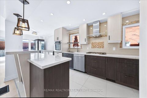 Photo 9 at 102 Wade Gate, Brownridge, Vaughan