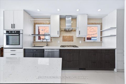 Photo 10 at 102 Wade Gate, Brownridge, Vaughan