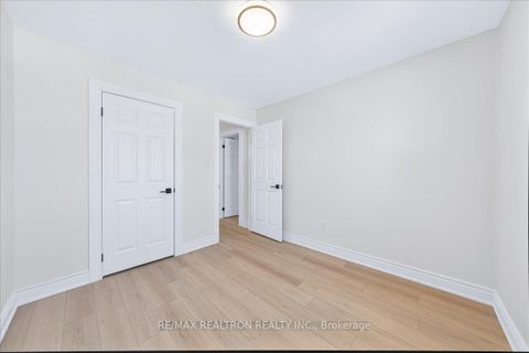 Photo 31 at 102 Wade Gate, Brownridge, Vaughan