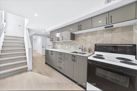 Photo 37 at 102 Wade Gate, Brownridge, Vaughan