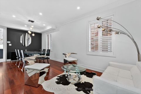 Photo 5 at 11 Froud Drive, Westbrook, Richmond Hill