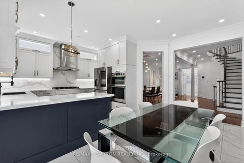 Photo 8 at 11 Froud Drive, Westbrook, Richmond Hill