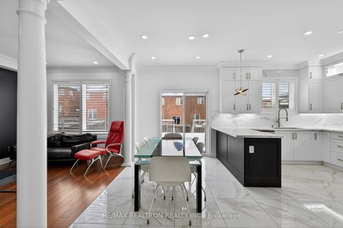 Photo 11 at 11 Froud Drive, Westbrook, Richmond Hill