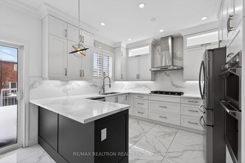 Photo 12 at 11 Froud Drive, Westbrook, Richmond Hill