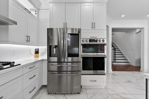 Photo 15 at 11 Froud Drive, Westbrook, Richmond Hill