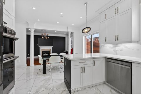 Photo 16 at 11 Froud Drive, Westbrook, Richmond Hill