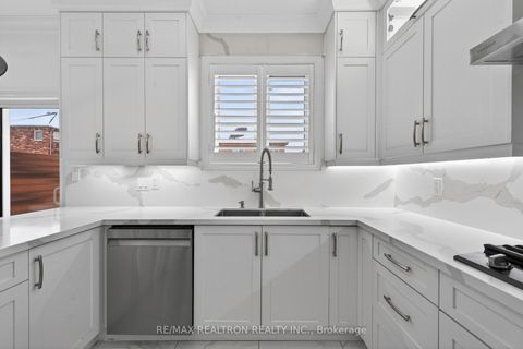 Photo 17 at 11 Froud Drive, Westbrook, Richmond Hill