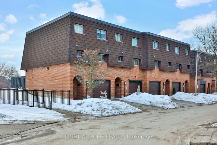 Photo 3 at 74 - 100 Darras Court, Southgate, Brampton