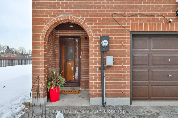 Photo 5 at 74 - 100 Darras Court, Southgate, Brampton