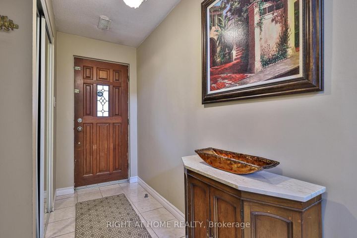 Photo 6 at 74 - 100 Darras Court, Southgate, Brampton