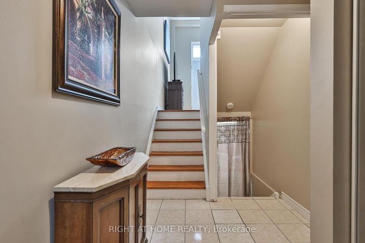 Photo 7 at 74 - 100 Darras Court, Southgate, Brampton