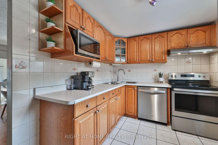 Photo 18 at 74 - 100 Darras Court, Southgate, Brampton