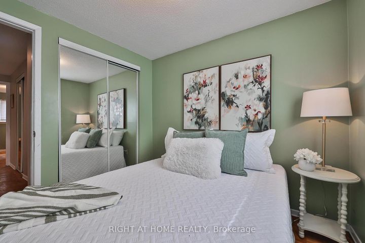 Photo 32 at 74 - 100 Darras Court, Southgate, Brampton