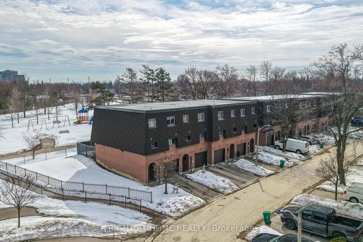 Photo 43 at 74 - 100 Darras Court, Southgate, Brampton