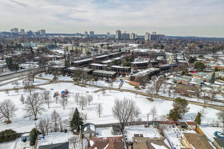 Photo 46 at 74 - 100 Darras Court, Southgate, Brampton