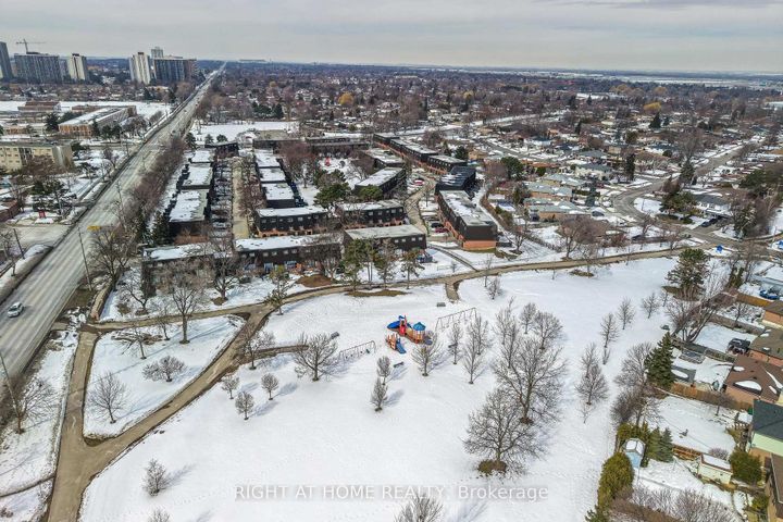 Photo 47 at 74 - 100 Darras Court, Southgate, Brampton