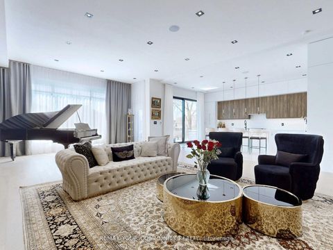 Photo 6 at 127 Elgin Mills Road W, Mill Pond, Richmond Hill