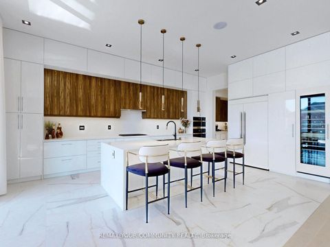 Photo 9 at 127 Elgin Mills Road W, Mill Pond, Richmond Hill