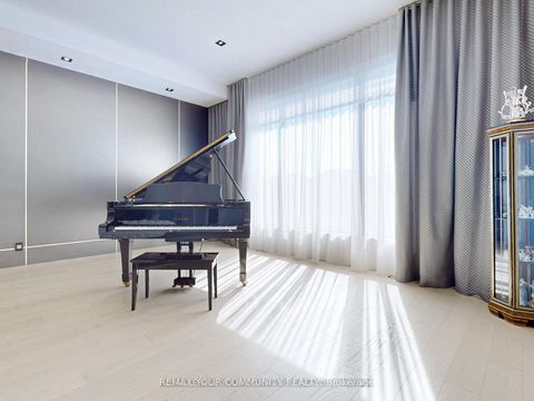 Photo 11 at 127 Elgin Mills Road W, Mill Pond, Richmond Hill