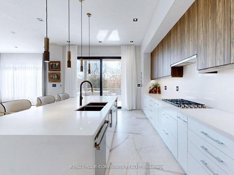 Photo 13 at 127 Elgin Mills Road W, Mill Pond, Richmond Hill