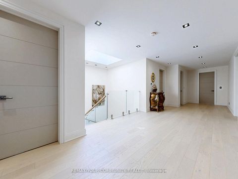 Photo 21 at 127 Elgin Mills Road W, Mill Pond, Richmond Hill