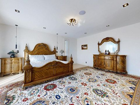 Photo 26 at 127 Elgin Mills Road W, Mill Pond, Richmond Hill